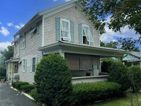 65 Perry St, Gowanda, NY 14070 photo 2