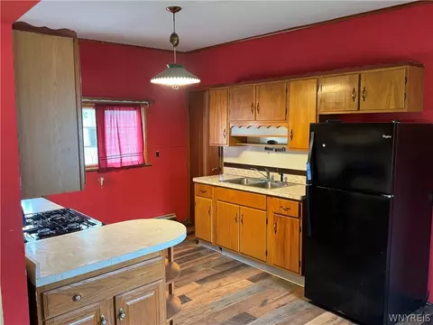 65 Perry St, Gowanda, NY 14070 photo 3