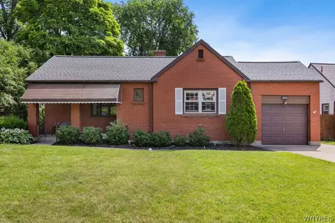 3071 Delancey Rd, Niagara Falls, NY 14305