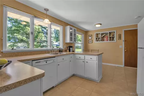 19 Exeter Rd, Amherst, NY 14221 photo 17