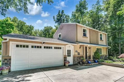 3903 E Robinson Rd, Amherst, NY 14228