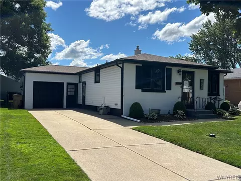 62 Betty Lou Ln, Cheektowaga, NY 14225