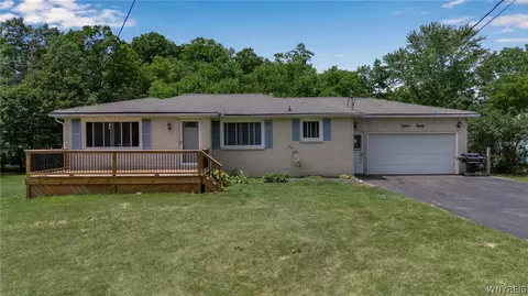1880 Crittenden Rd, Alden, NY 14004