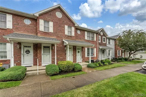 60 Olde Stone Ln #60, Lancaster, NY 14086