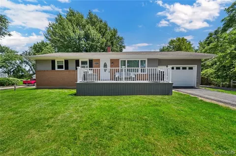 6715 Townline Rd, Pendleton, NY 14120