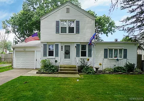 519 75th St, Niagara Falls, NY 14304