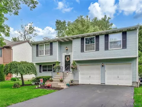 342 Greengage Cir, East Amherst, NY 14051