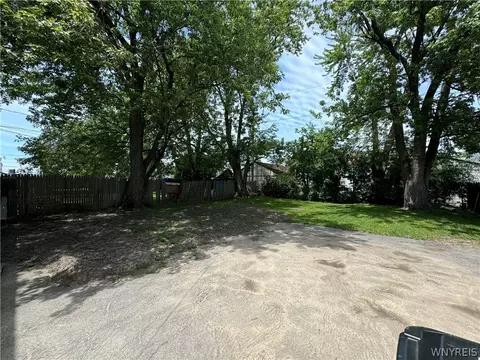 171 Pullman Ave, Tonawanda, NY 14217 photo 2