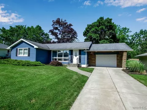 122 Sky Hi Dr, West Seneca, NY 14224