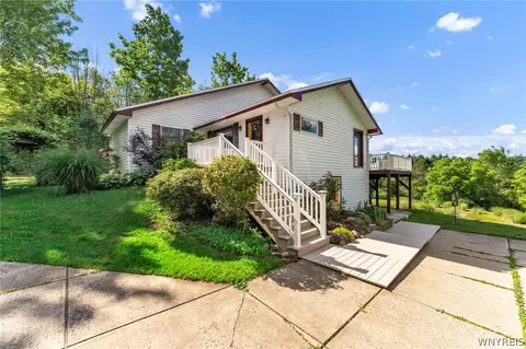 7657 Abbott Hill Rd, Boston, NY 14025