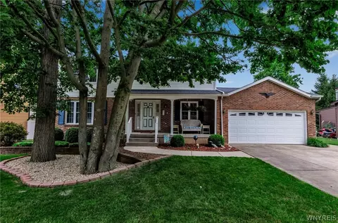 87 Raintree Pkwy, Tonawanda, NY 14150