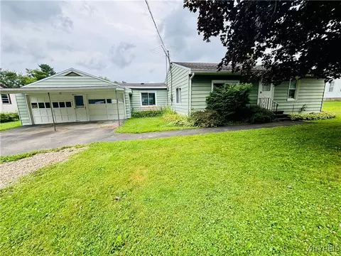 7829 Pine St, Franklinville, NY 14737