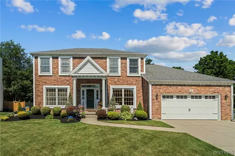 11 Hill Valley Dr, Lancaster, NY 14086