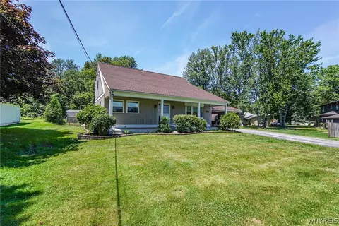 4915 Bussendorfer Rd, Orchard Park, NY 14127