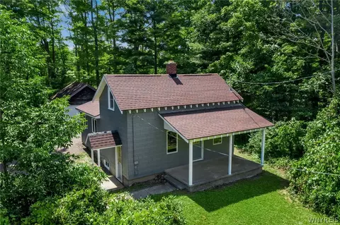 7290 Hayes Hollow Rd, West Falls, NY 14170