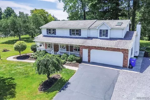 340 Town Line Rd, Lancaster, NY 14086