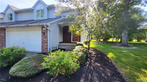83 Northwood Dr, Depew, NY 14043