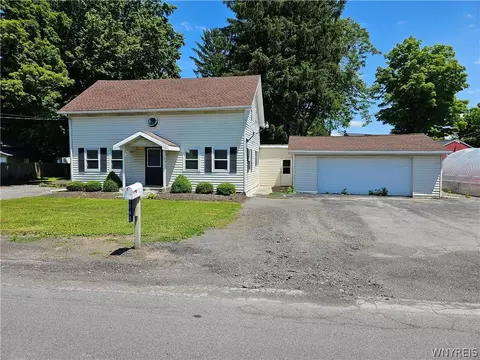 1165 Sandridge Rd, Alden, NY 14004