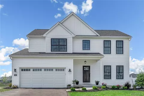 3388 Cedar Vly, Hamburg, NY 14075