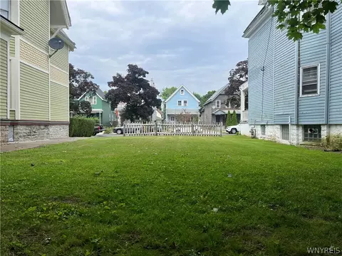 172 14th St, Buffalo, NY 14213