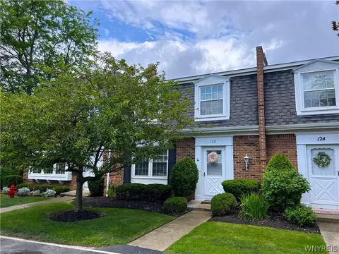 122 Hickory Hill Rd, Amherst, NY 14221