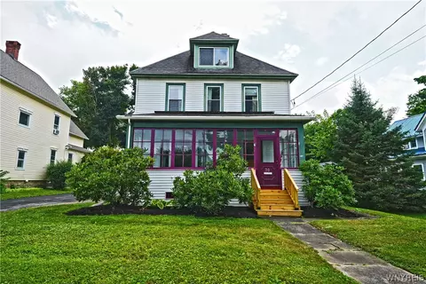 30 Linwood Ave, Hamburg, NY 14075
