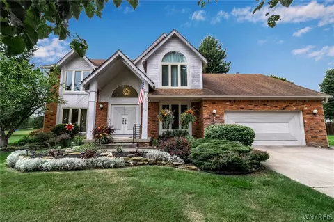 66 Windsong Ct, East Amherst, NY 14051