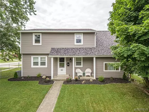 160 Phyllis Dr, West Seneca, NY 14224