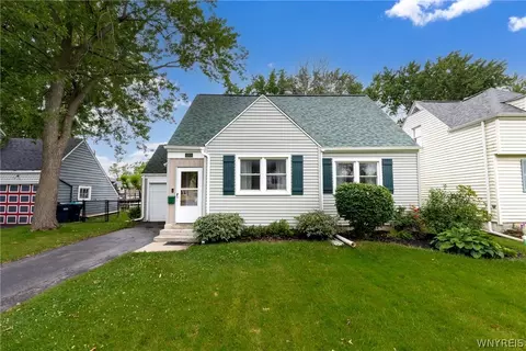 1513 Love Rd, Grand Island, NY 14072