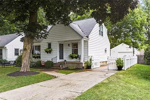 59 Woodridge Ave, Cheektowaga, NY 14225