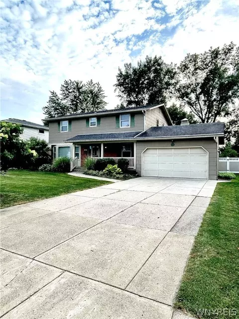 101 Macarthur Dr, Amherst, NY 14221