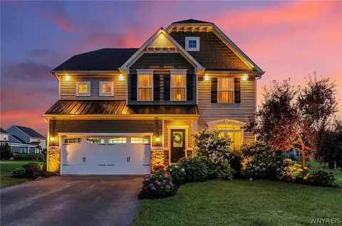 29 Middlebury Ln, Lancaster, NY 14086