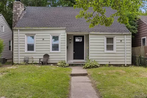 4 D St, Niagara Falls, NY 14303