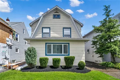 39 Groveland St, Buffalo, NY 14214