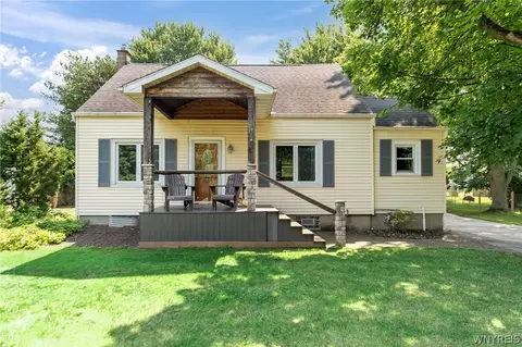 135 Campbell Blvd, Getzville, NY 14068