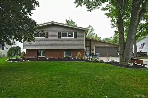306 Robin Hill Dr, Amherst, NY 14221