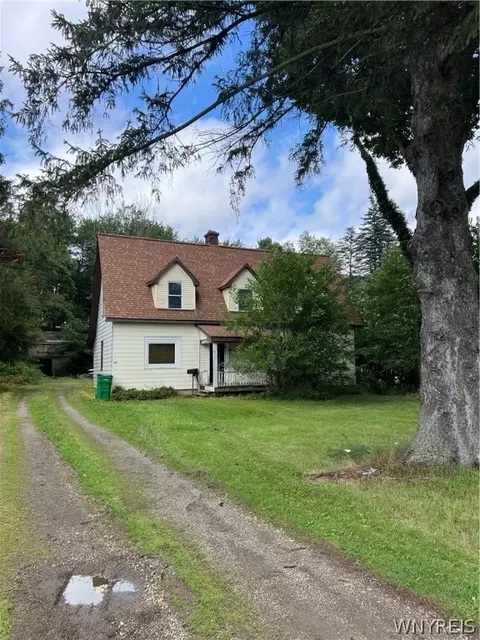 72 Childs St, Springville, NY 14141