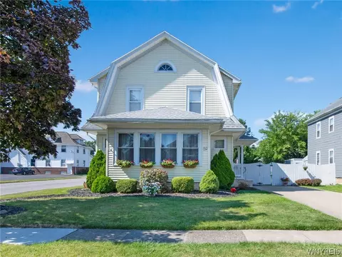 59 W Girard Blvd, Kenmore, NY 14217