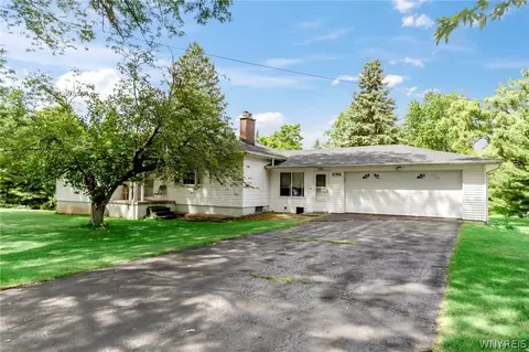 4196 Johnson Rd, Lockport, NY 14094