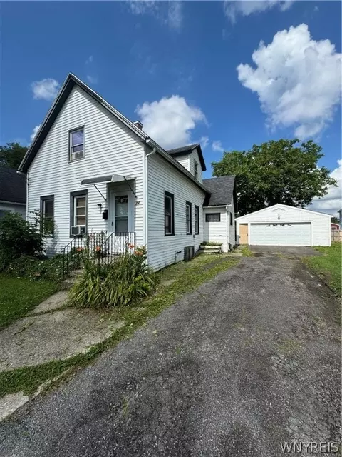 24 Stark St, Tonawanda, NY 14150