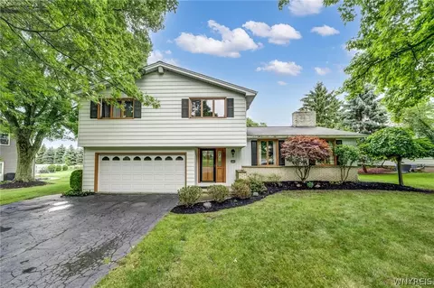 9160 Hillview Dr, Clarence, NY 14031