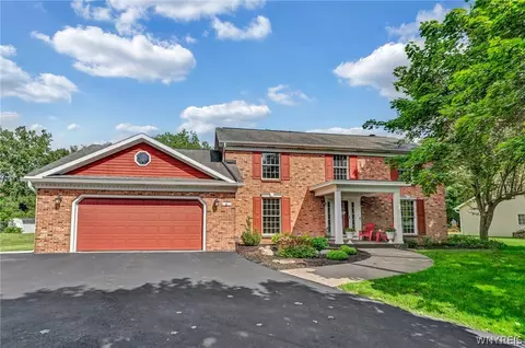 40 Terrace Ln, Elma, NY 14059