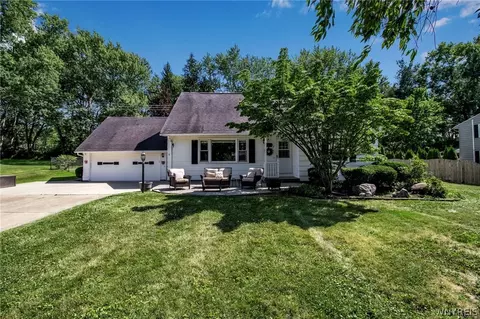 4604 Morningside Dr, Eden, NY 14057