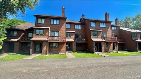 3 Stone Rdg, Ellicottville, NY 14731