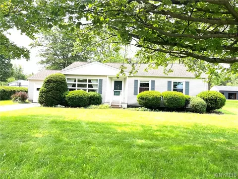 3321 Pleasant Ave, Hamburg, NY 14075