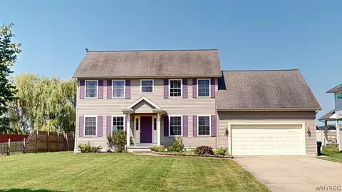 88 Bishops Gate Rd, Grand Island, NY 14072