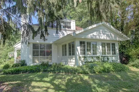 356 N Forest Rd, Amherst, NY 14221