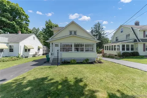 28 Long Ave, Hamburg, NY 14075