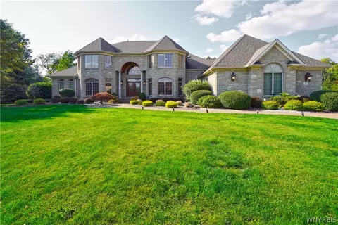 45 Alexia Ct, Amherst, NY 14221