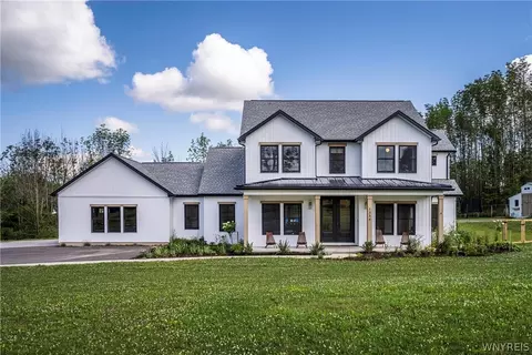 1354 Falls Rd, Aurora, NY 14170